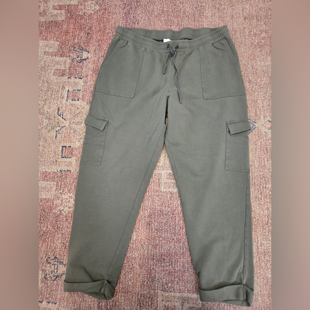 J Jill super soft stretch cotton drawstring cargo joggers size medium petite